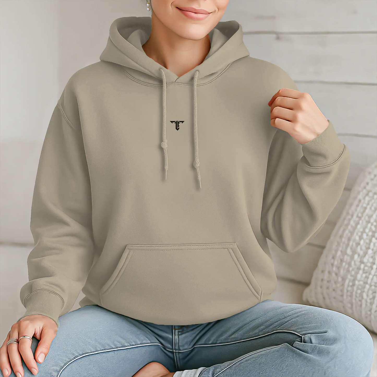 Timeless independent pullover hoody